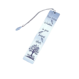 Stilfullt bokmärke av silverfärgad metall